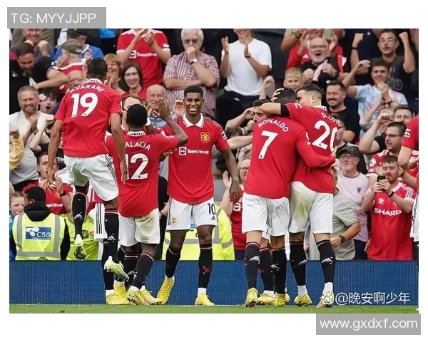 足球明星之子在比赛中精彩进球引发全场欢呼父亲自豪点赞 足球明星之子在比赛中精彩进球引发全场欢呼父亲自豪点赞