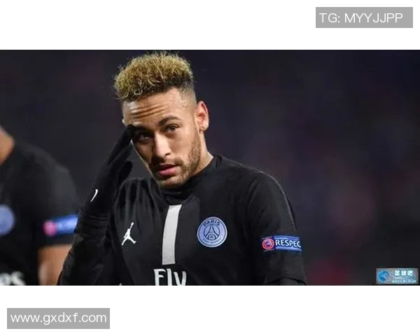 足球明星李伟峰的传奇人生与职业生涯回顾及对中国足球的影响分析 足球明星李伟峰的传奇人生与职业生涯回顾及对中国足球的影响分析